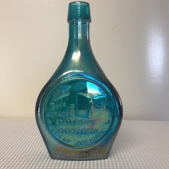 WHEATON BENJAMIN FRANKLIN GREAT AMERICAN SERIES BLUE GLASS DECANTER IRIDESCENT - Picture 2 of 14